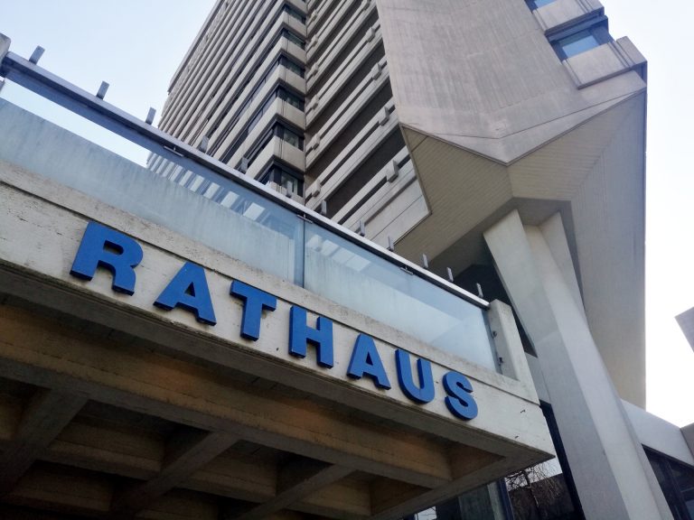 Umfrage: Deutsche Bürgermeister kritisieren Corona-Politik