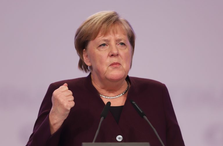 Schäuble sieht Merkel als zentrale Führungsfigur in Coronakrise