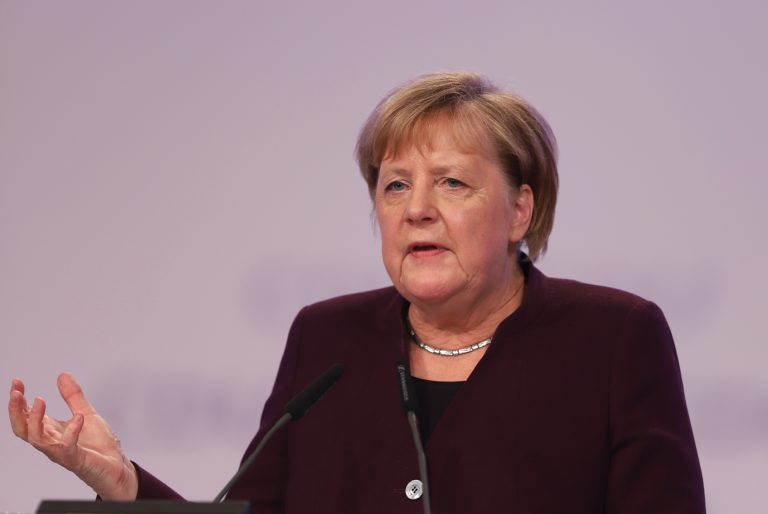 Merkel verspricht Hilfe gegen internationale Corona-Folgen