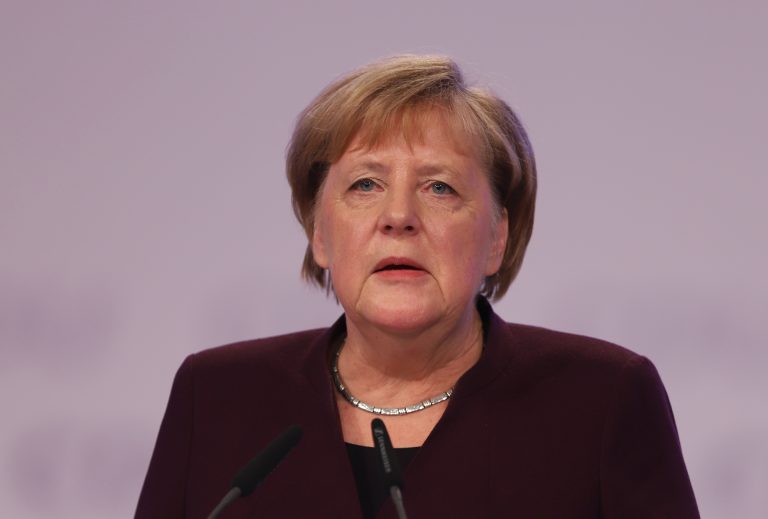 Merkel: Impfstoff muss allen Menschen zugutekommen