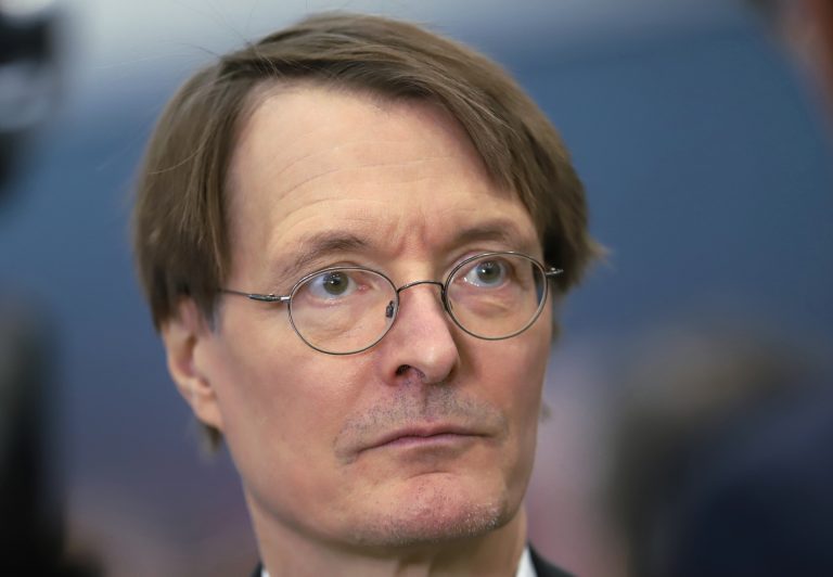 Lauterbach fordert harte Strafen für Party-Gäste