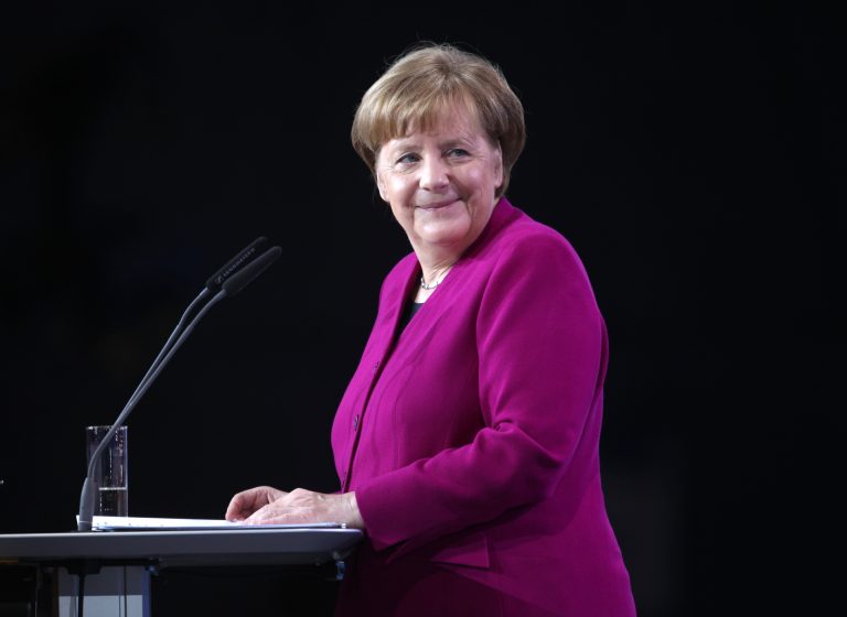 Umfrage: Bundesbürger geben Merkel in Coronakrise eine Zwei