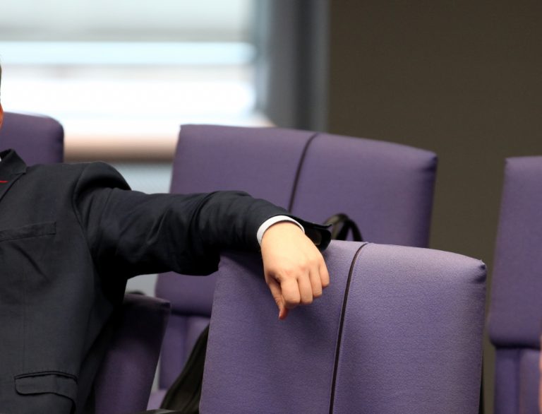 Lobbycontrol fordert schärfere Regeln für Politiker