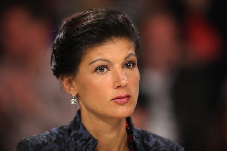 Wagenknecht: Merkel hat das Land gespalten