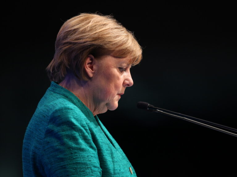 Merkel: Digitalisierung kann bei Integrationsarbeit helfen