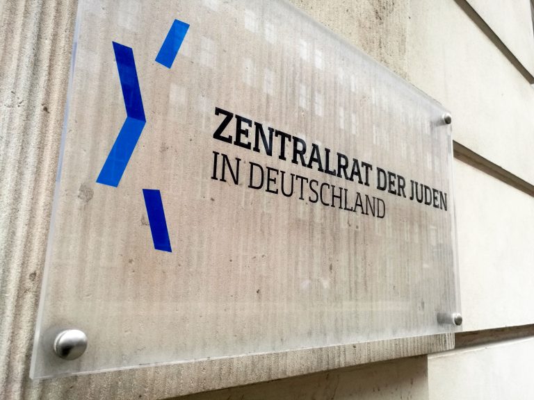 Zentralrat der Juden fordert Ablösung von Innenminister Stahlknecht
