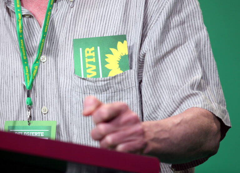 Grüne fordern bundeseinheitlichen Fünf-Stufen-Plan gegen Corona