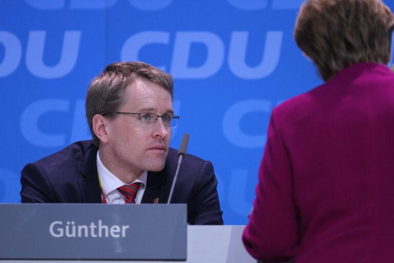 Günther: Gute Werte der CDU sind Merkel zu verdanken