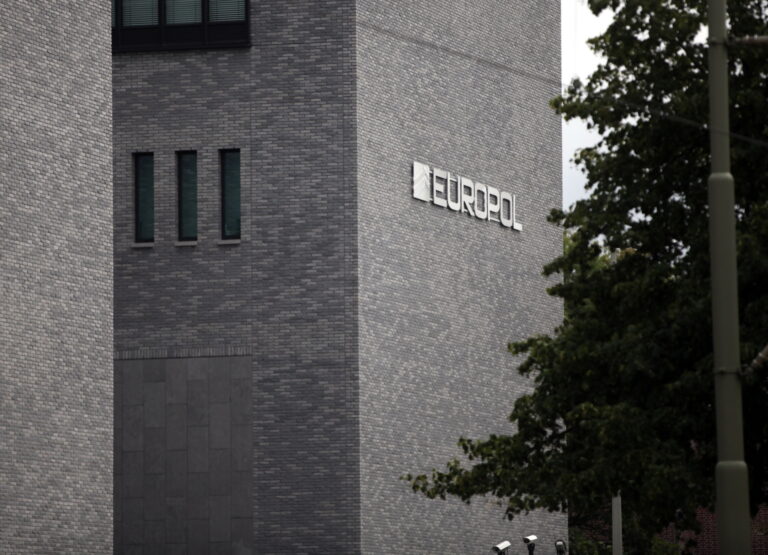 Europol warnt wieder vor gefälschten Corona-Impfstoffen