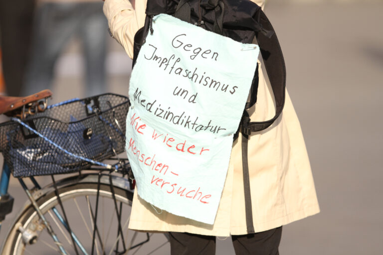 Allein in Baden-Württemberg über 700 Demos gegen Corona-Maßnahmen
