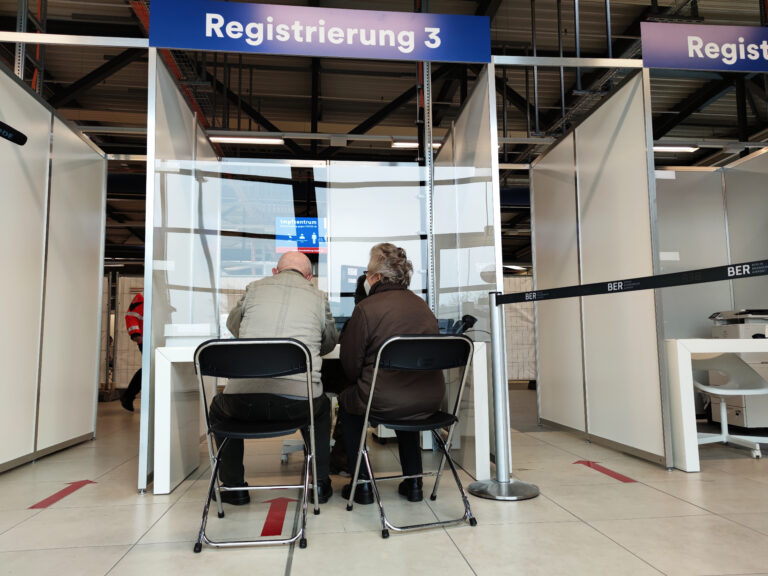 Zahl der Corona-Impfungen in Deutschland steigt auf 1.87 Millionen