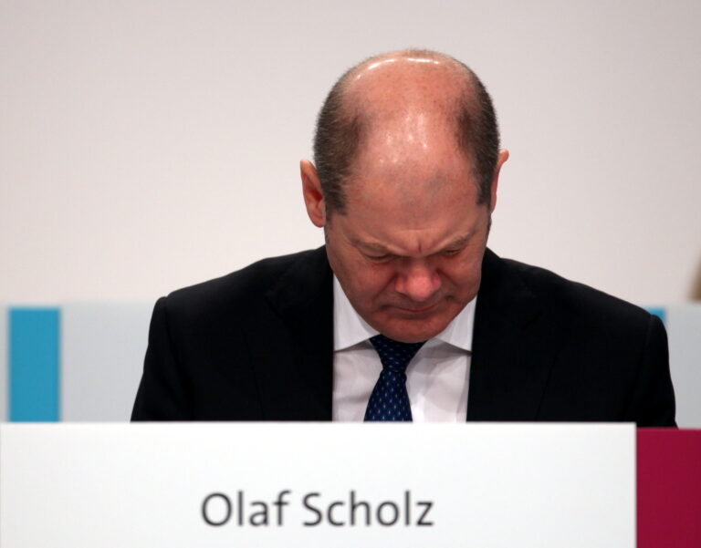 Scholz strebt gemeinsame Armee unter EU-Aufsicht an
