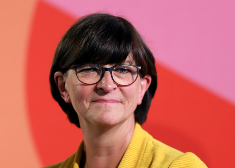 Esken fordert Rücknahme von Öffnungen