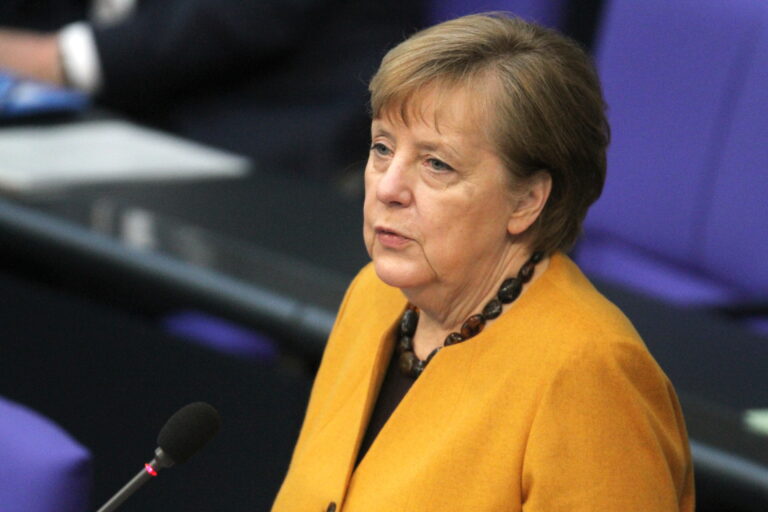 Merkel lehnt Vertrauensfrage ab