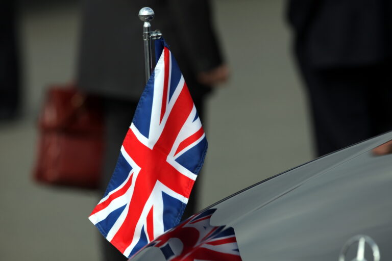 Großbritannien weist russische Berichte über Warnschüsse zurück