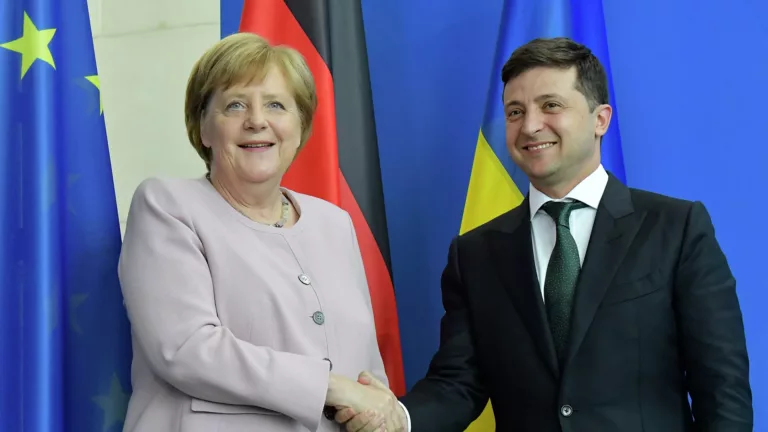 Vor Merkel-Selenski-Treffen: Deutschland gibt 1,5 Millionen „Astrazeneca“-Impfdosen an Ukraine