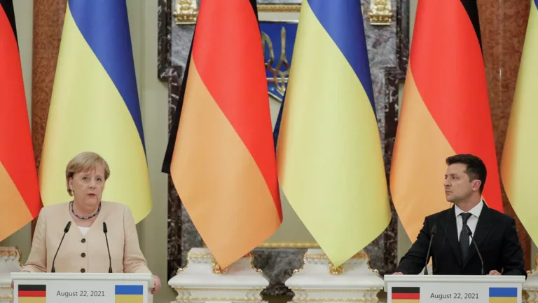 Wenn Nord Stream 2 als Waffe benutzt wird: Merkel schließt neue Sanktionen gegen Russland nicht aus