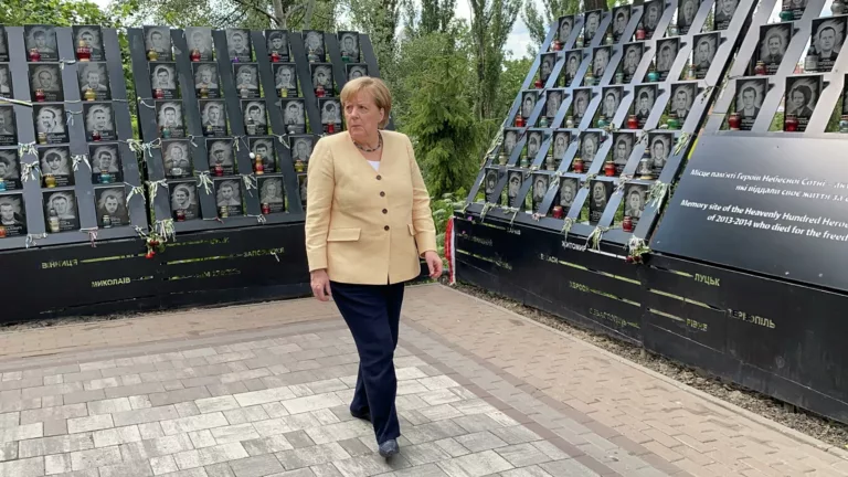 Kritik an Äußerung Merkels – Moskau verweist auf Grundstein der Lösung im Ukraine-Konflikt