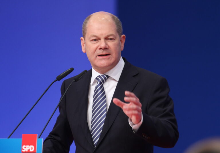 Scholz will afghanische Helfer schneller nach Deutschland holen