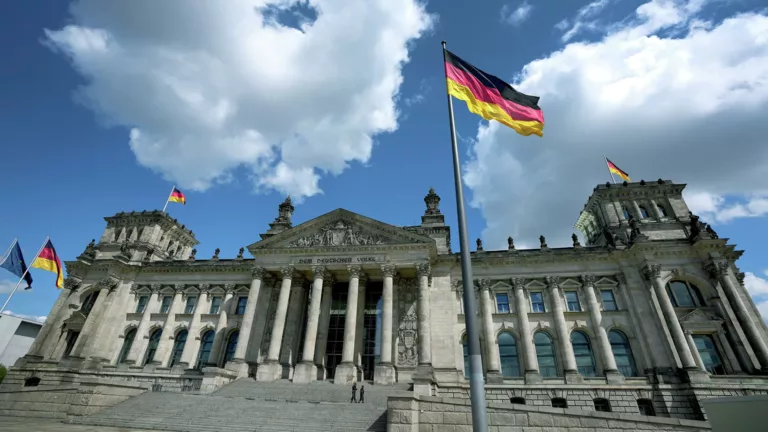 Bundestagbeauftragte fordert Entbürokratisierung und Erhöhung von SED-Opferrente