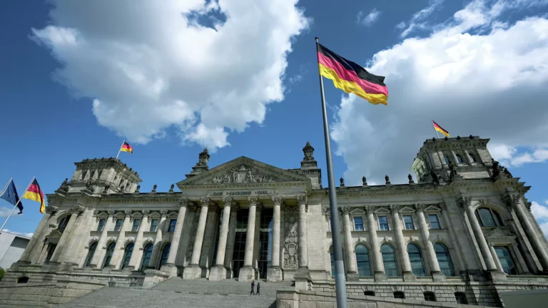 Bundeskanzler kommen und gehen, Russlands Partner Deutschland bleibt da – Experten werten Wahlen aus