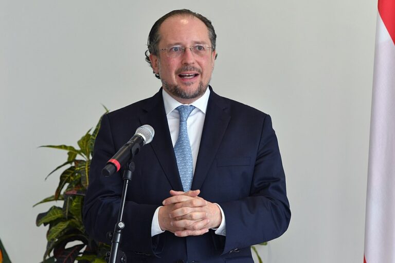 „Auf lange Sicht in Kontakt treten“ – Kanzler Schallenberg zum Umgang mit Lukaschenko