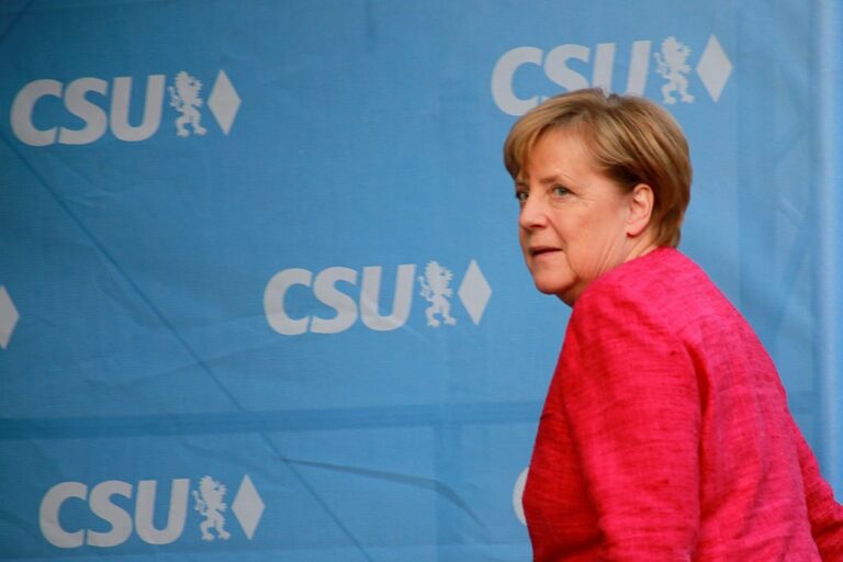 Telefonat mit Putin: Merkel warnt vor Instrumentalisierung von Migranten gegen EU