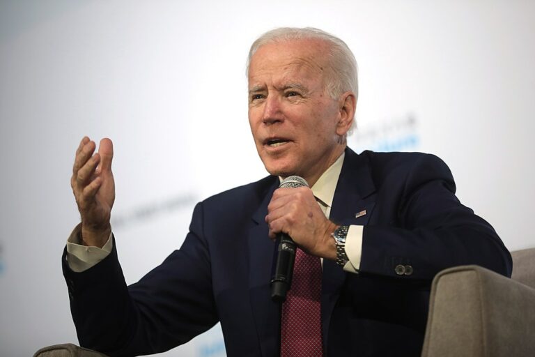 Biden kündigt neue Sanktionen gegen Moskau an und spricht von „Beginn einer Invasion“ in die Ukraine
