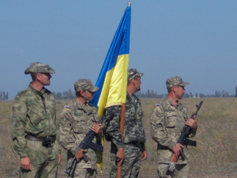 Brauchen mehr als nur „Solidarität“: Ukrainischer Außenminister fordert militärische Hilfe von EU