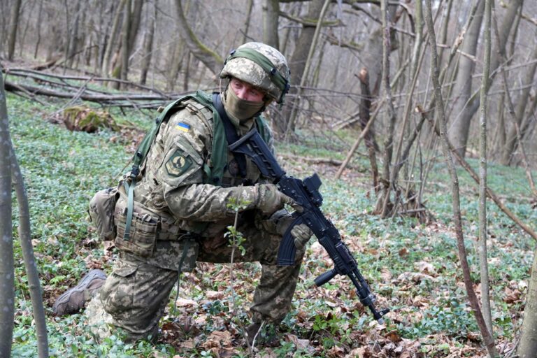 Volksrepublik Donezk: Ukrainische Streitkräfte nehmen Außenbezirk von Gorlowka unter Beschuss