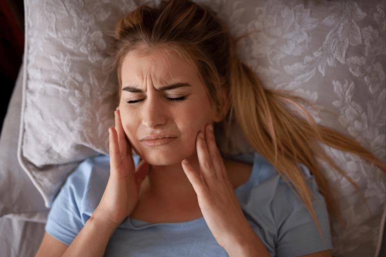 Nächtliches Zähneknirschen (Bruxismus) – CMD oder Stress?